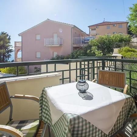 Appartement Fani - In *