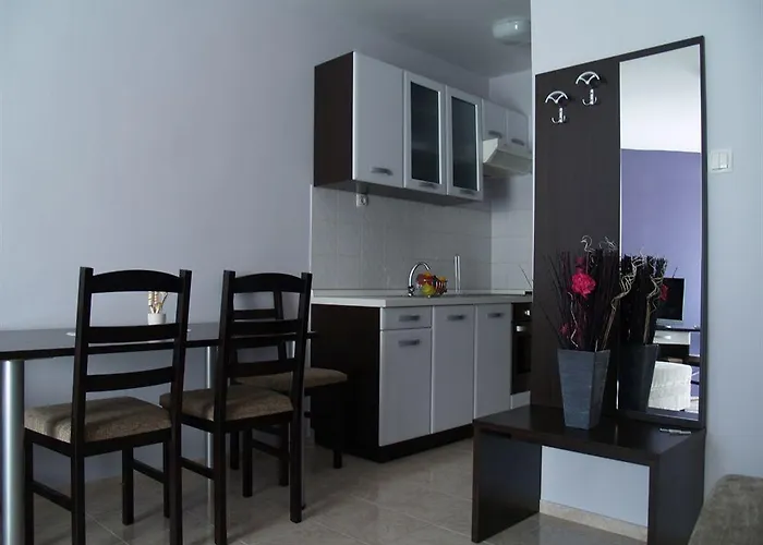 Appartement Fani - In *