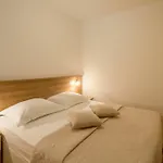 Fani - In Apartment Trogir