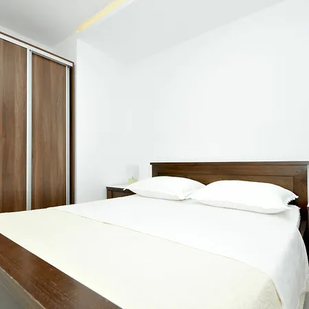 Fani - In Апартаменти