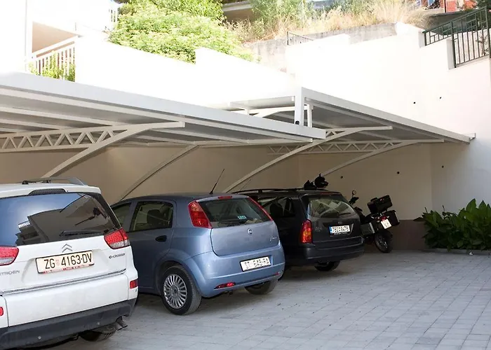 Fani - In * 特罗吉尔